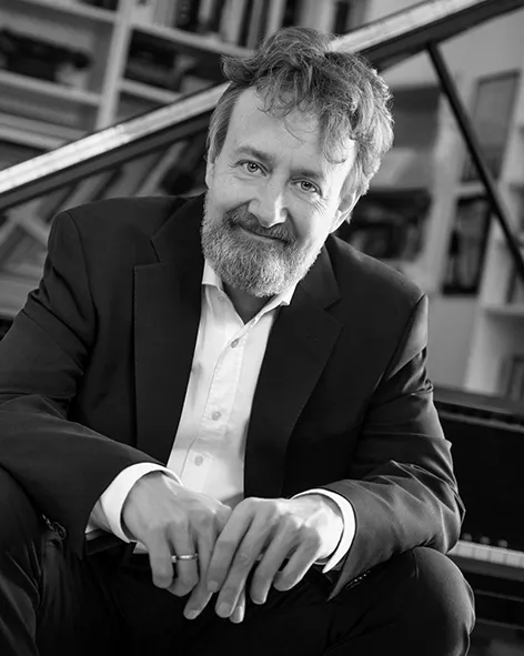 Der Pianist Roland Krüger, fotografiert von Jo Titze